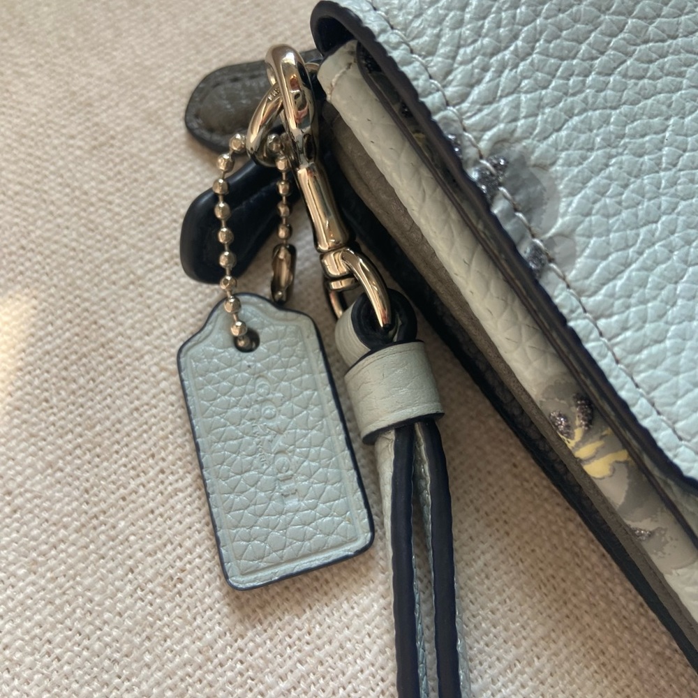 Coach Tea Rose Print Genuine Leather Triple Wristlet Bag Clutch Sky - Picture 2 of 7